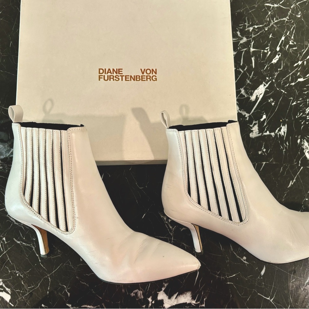 Diane von Furstenberg white leather booties, size 9. Lightly worn.